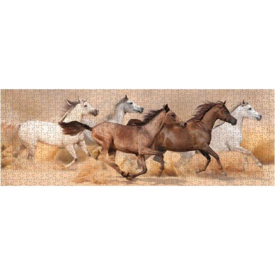 Cavalos de Puzzle Nova Panorama correndo na tempestade de